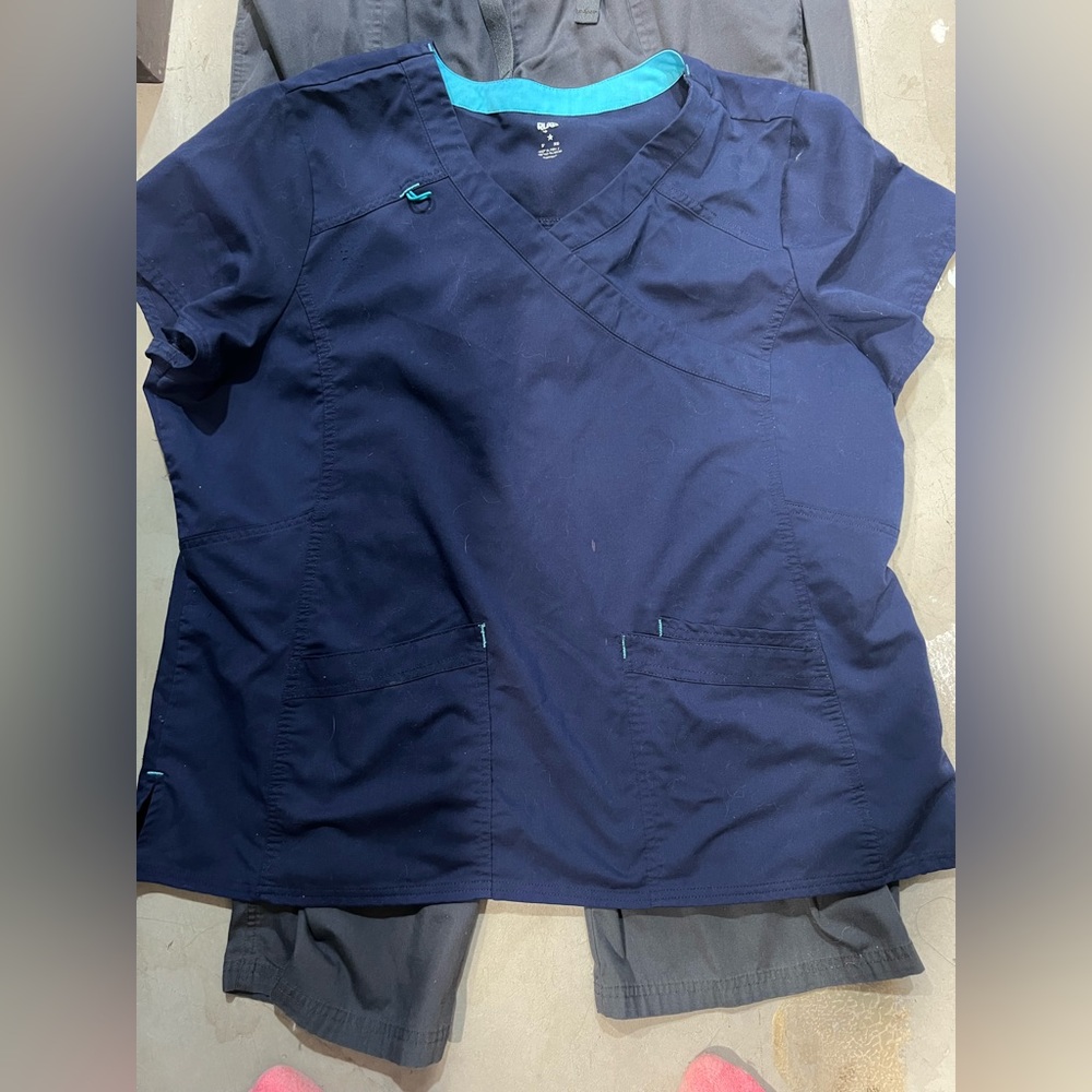 XL scrub top